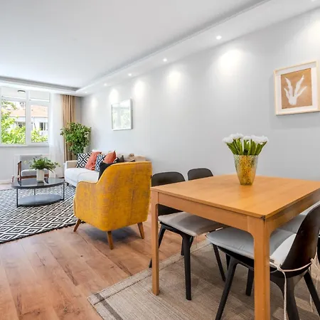 House W Garden 10 Min To Citys In Beyoglu Estambul