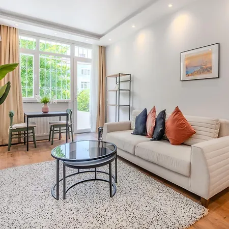 House W Garden 10 Min To Citys In Beyoglu * Estambul