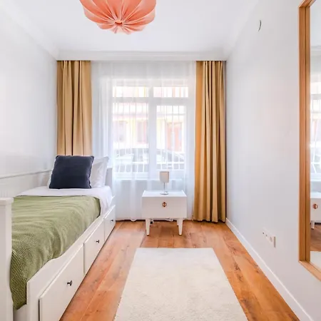 House W Garden 10 Min To Citys In Beyoglu Estambul