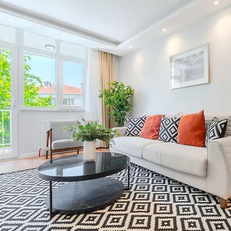 House W Garden 10 Min To Citys In Beyoglu Сasa de vacaciones *